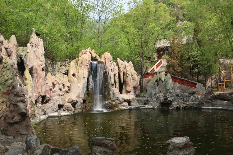 怀来黄龙山庄旅游区